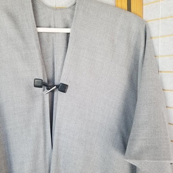 Calvin Klein Gray Flannel Wrap Scarf Poncho Toggle Close One Size Fits All - Picture 6 of 8